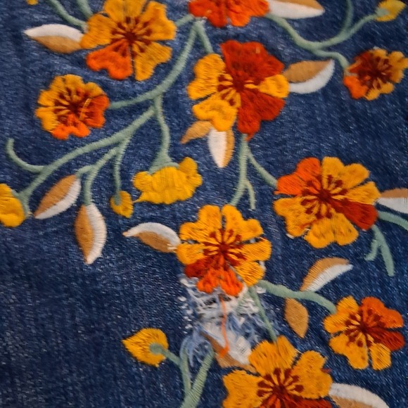 Anthropologie Pilcro Slim Boyfriend Floral Embroidered Distressed Jeans 25 Boho - Picture 13 of 16